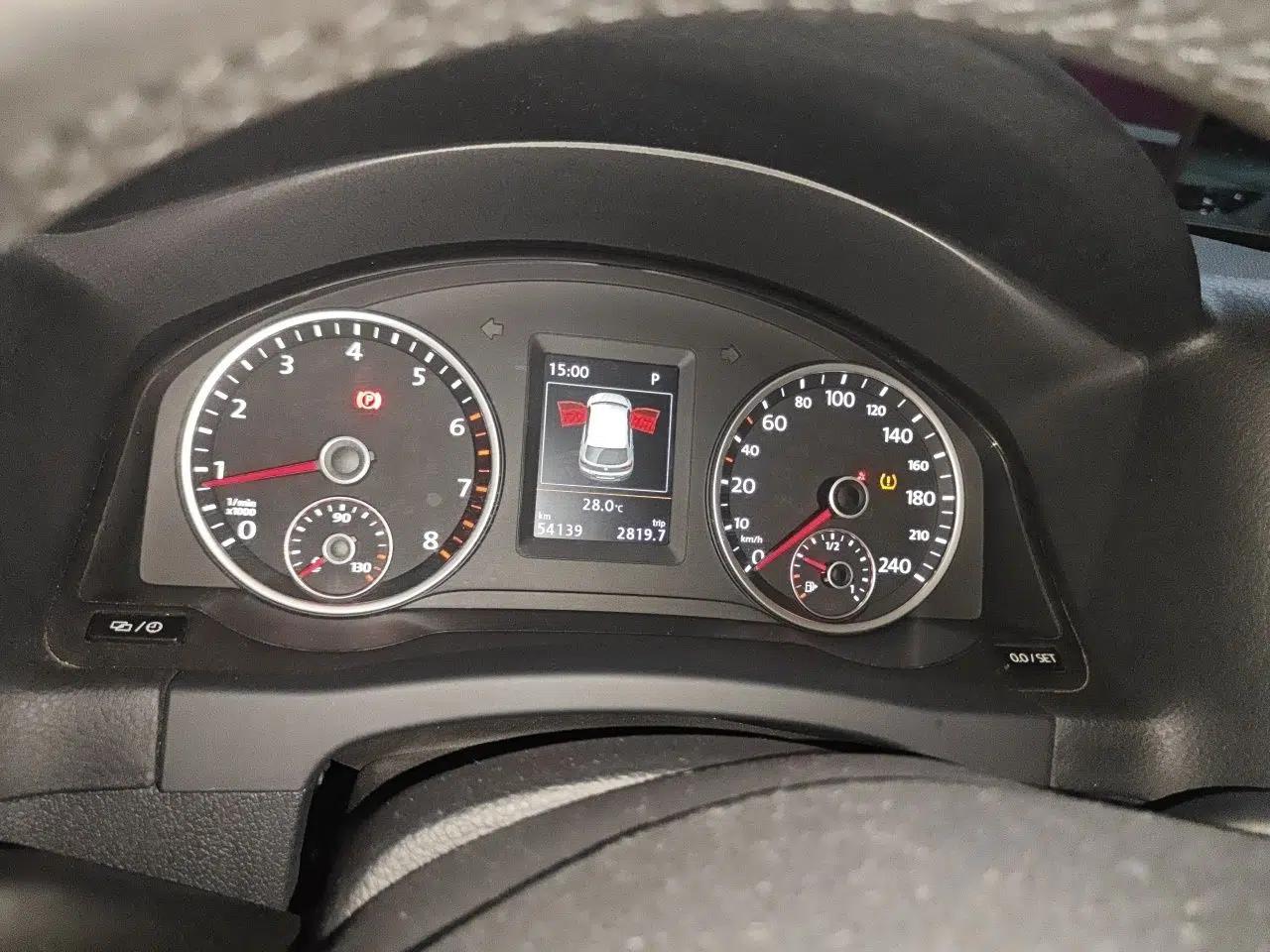 Volkswagen Tiguan 2016 330TSI Automatic All-Wheel Drive Luxury Edition — миниатюра 11
