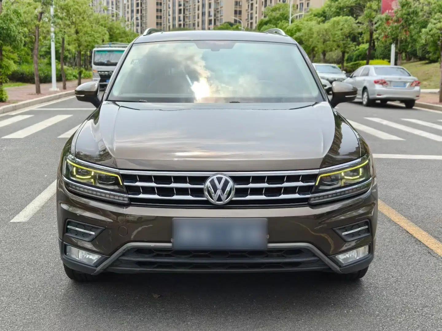 Volkswagen Tiguan L 2018 380TSI Automatic All-Wheel Drive Luxury Edition — миниатюра 2