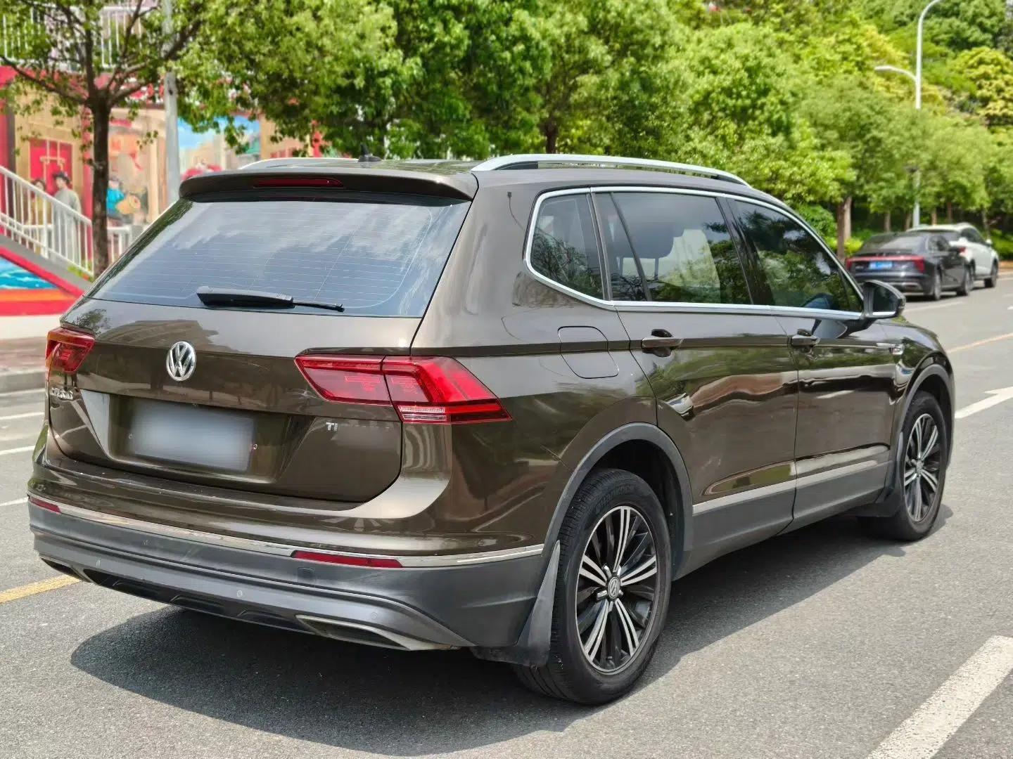 Volkswagen Tiguan L 2018 380TSI Automatic All-Wheel Drive Luxury Edition — миниатюра 4