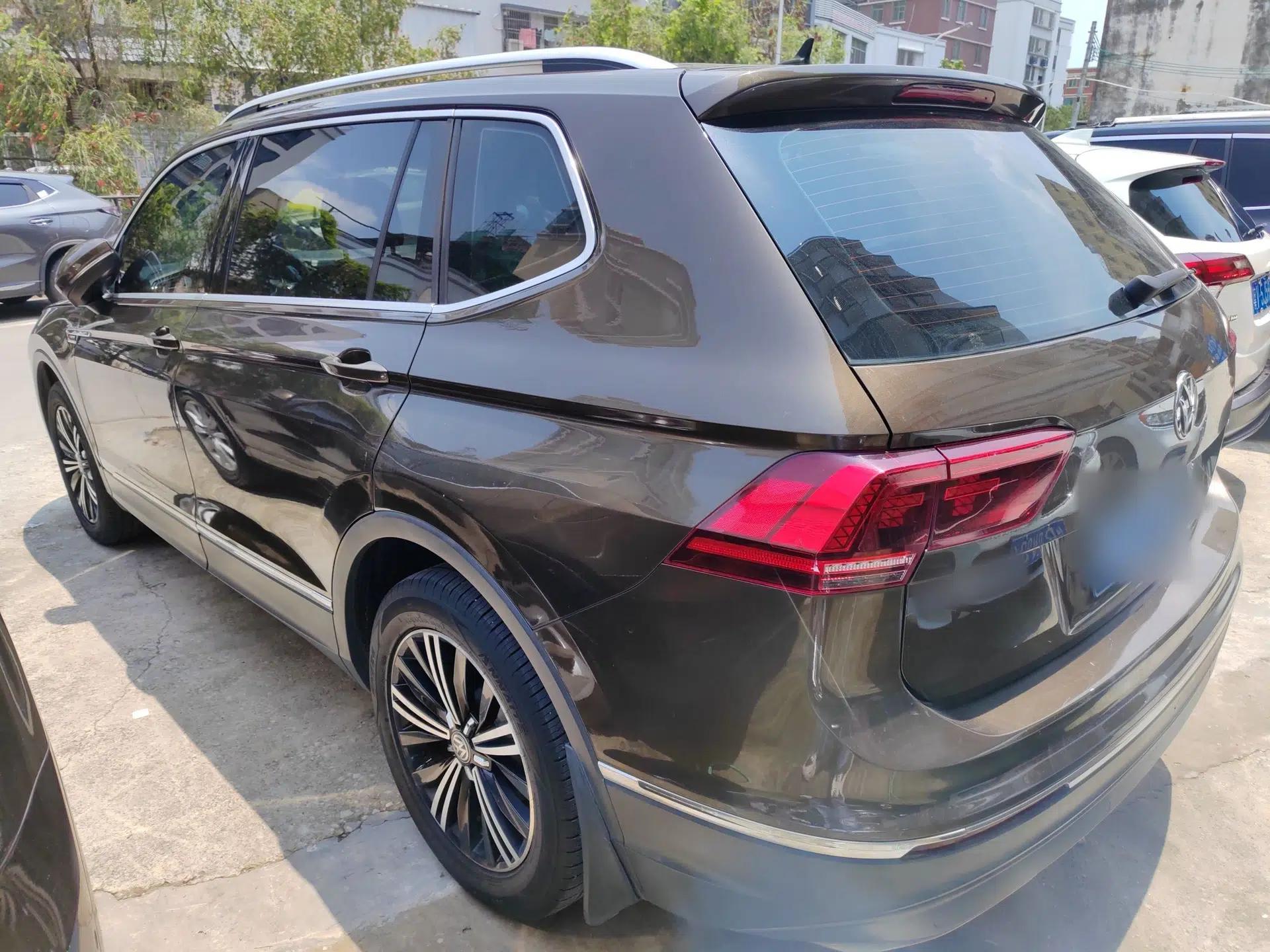 Volkswagen Tiguan L 2018 380TSI Automatic All-Wheel Drive Luxury Edition — миниатюра 6