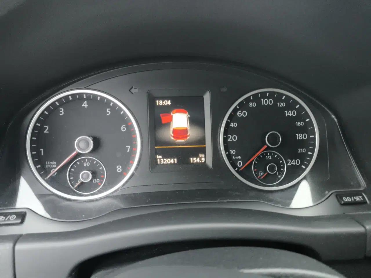 Volkswagen Tiguan 2016 2.0 TSI Four-Wheel Drive Standard Version — миниатюра 11