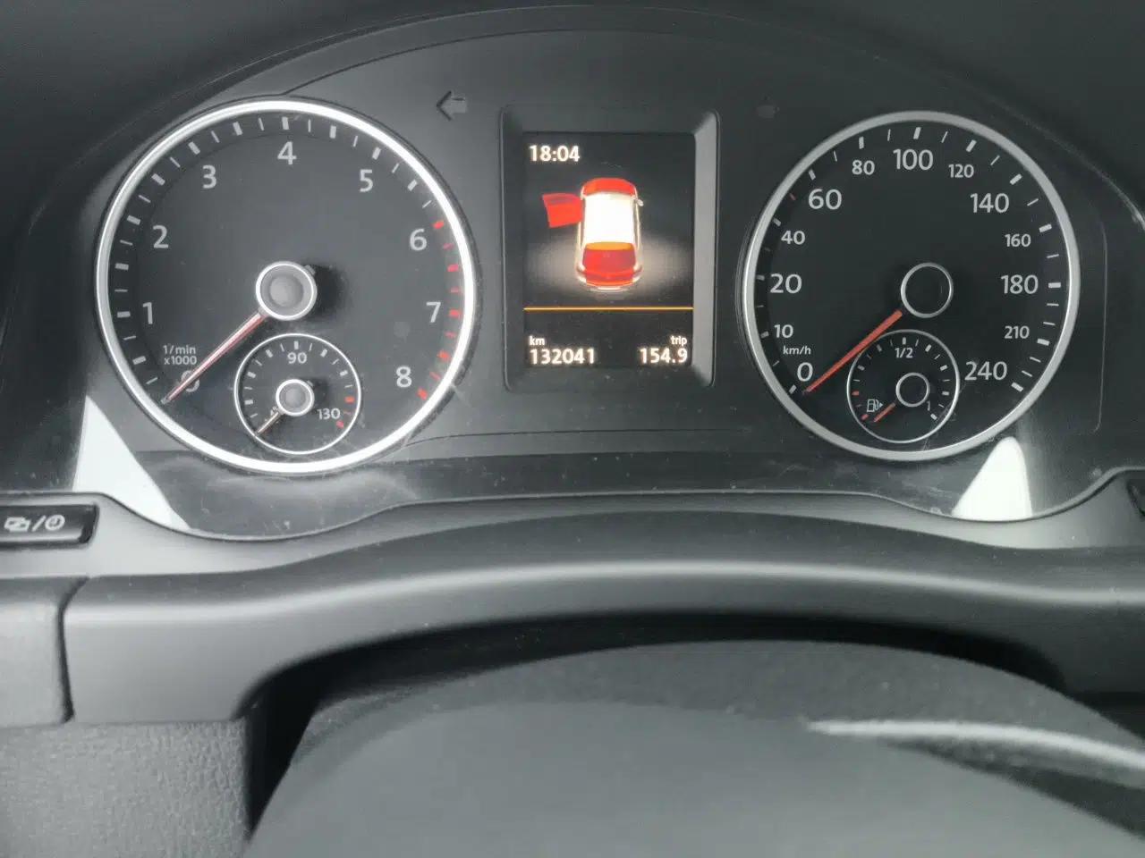 Volkswagen Tiguan 2016 2.0 TSI Four-Wheel Drive Standard Version — миниатюра 12