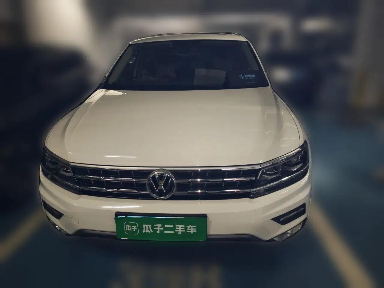 Volkswagen Tiguan L 2018 380TSI Automatic All-Wheel Drive Luxury Edition — миниатюра 2