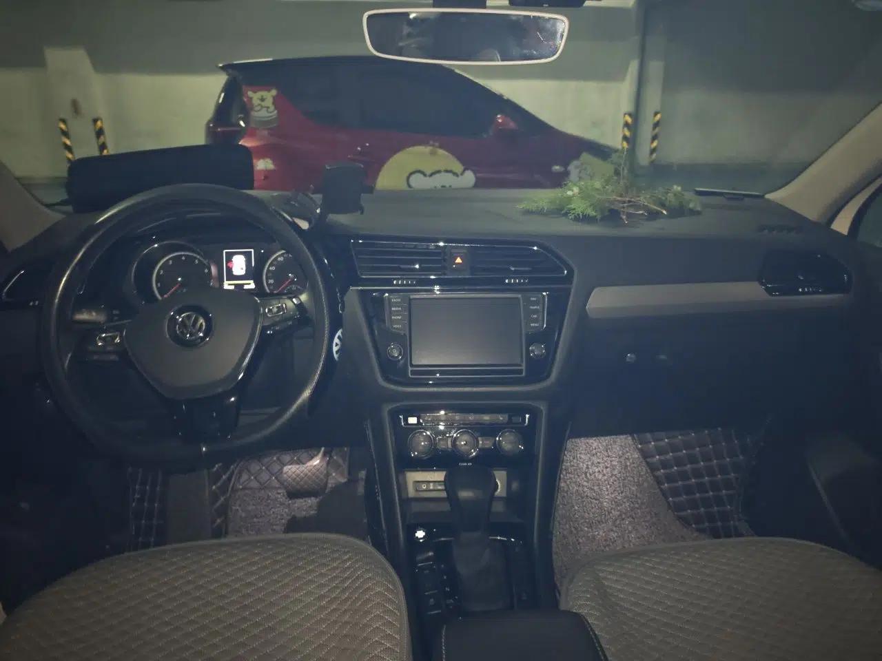 Volkswagen Tiguan L 2018 380TSI Automatic All-Wheel Drive Luxury Edition — миниатюра 9