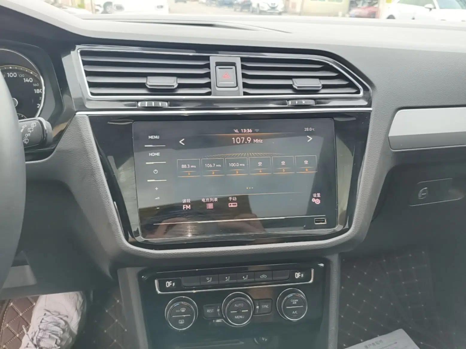 Volkswagen Tiguan L 2019 Revised Version 280TSI Automatic Two-Wheel Drive Panoramic Comfort Edition China VI Standard — миниатюра 15