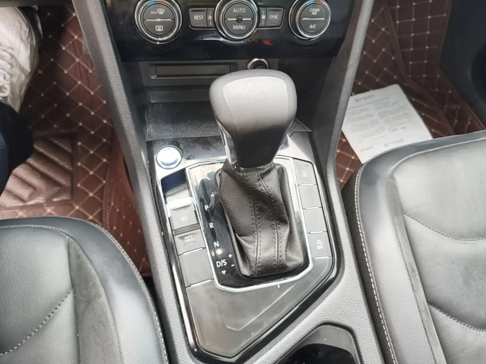 Volkswagen Tiguan L 2019 Revised Version 280TSI Automatic Two-Wheel Drive Panoramic Comfort Edition China VI Standard — миниатюра 16