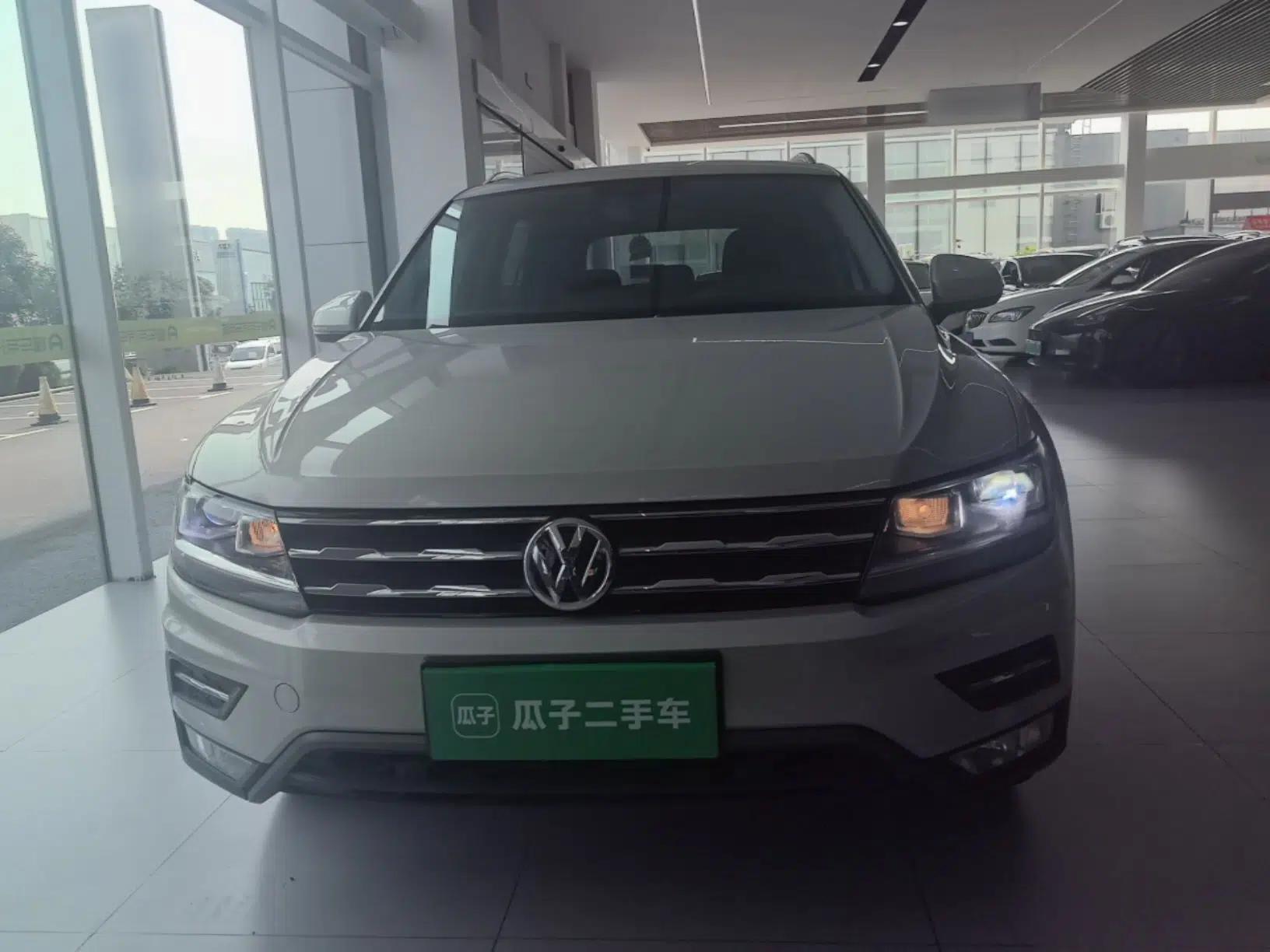 Volkswagen Tiguan L 2020 330TSI Automatic Two-Wheel Drive Smart Luxury Edition China VI Standard — миниатюра 2