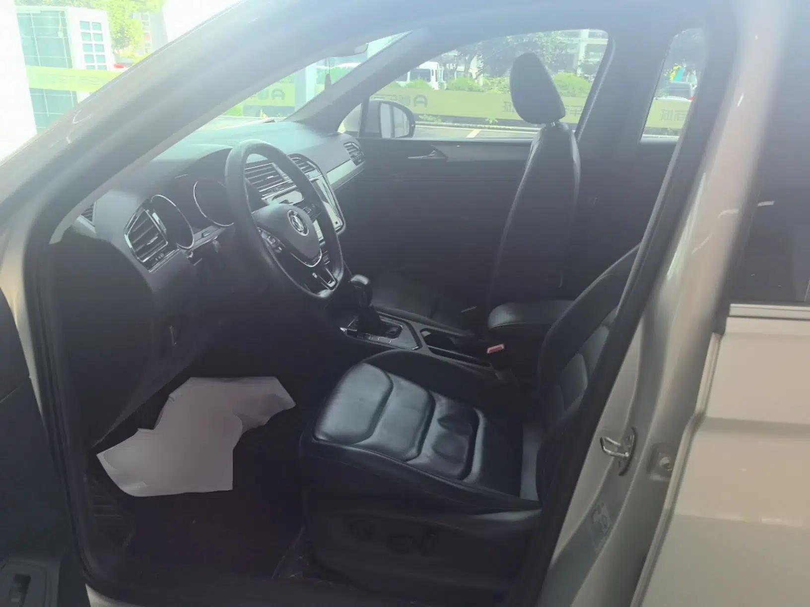 Volkswagen Tiguan L 2020 330TSI Automatic Two-Wheel Drive Smart Luxury Edition China VI Standard — миниатюра 22