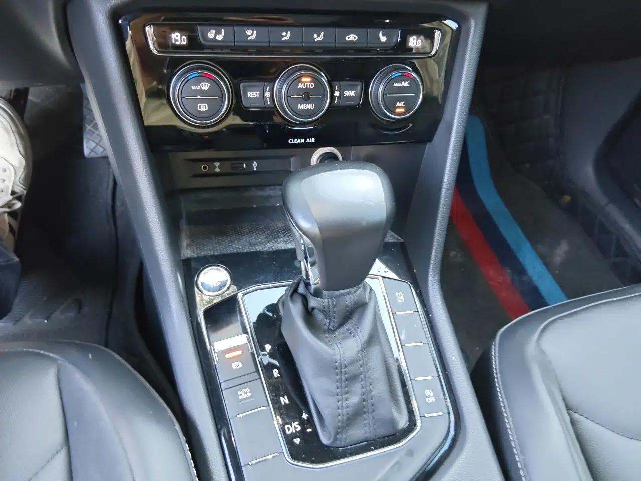 Volkswagen Tiguan L 2018 330TSI Automatic Two-Wheel Drive Luxury Edition — миниатюра 13