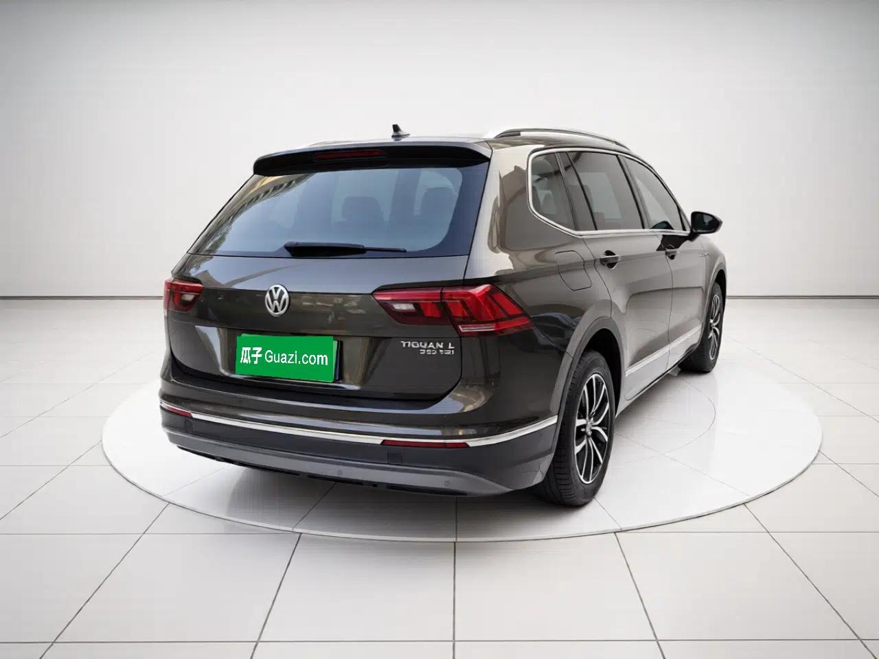 Volkswagen Tiguan L 2018 330TSI Automatic Two-Wheel Drive Luxury Edition — миниатюра 6
