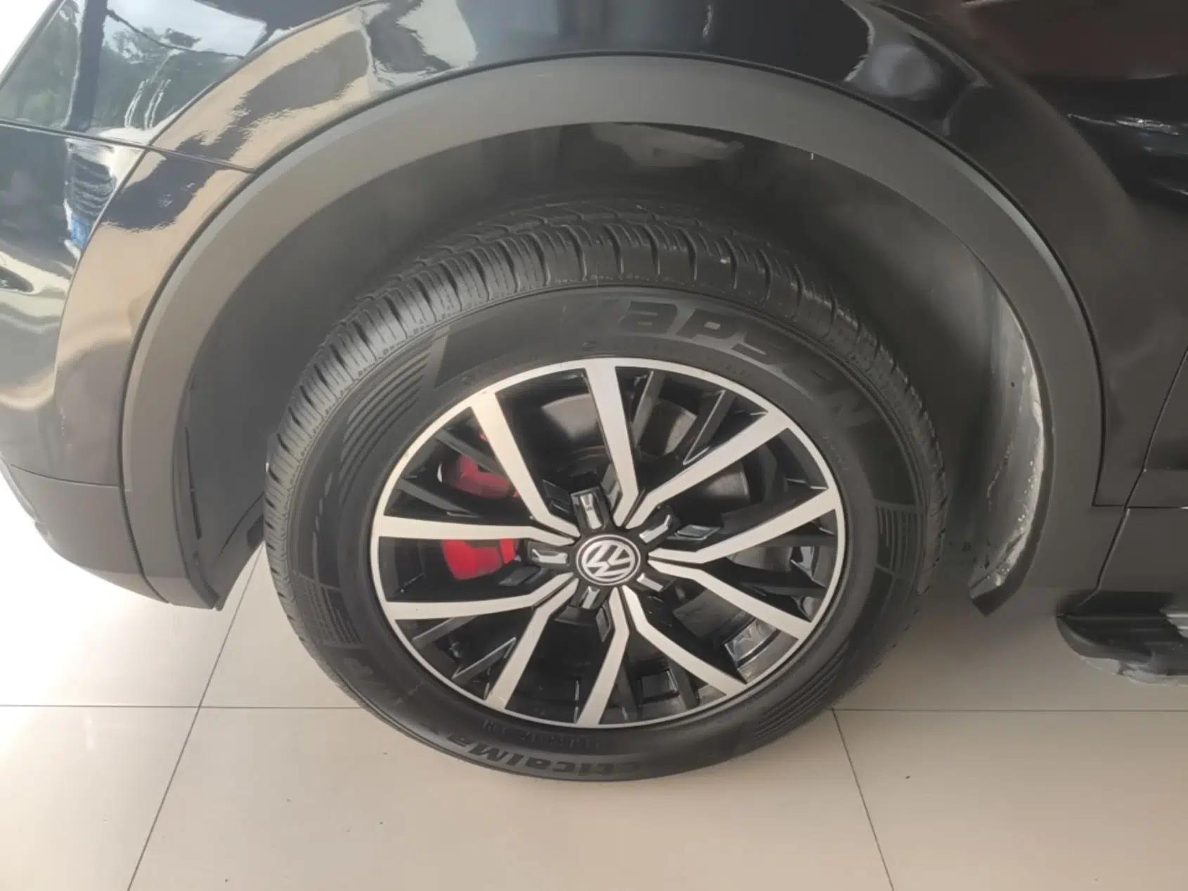Volkswagen Tiguan L 2018 330TSI Automatic Two-Wheel Drive Comfort Edition — миниатюра 10