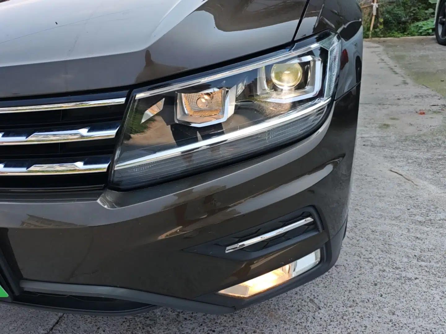 Volkswagen Tiguan L 2017 330TSI Automatic Two-Wheel Drive Luxury Edition — миниатюра 8