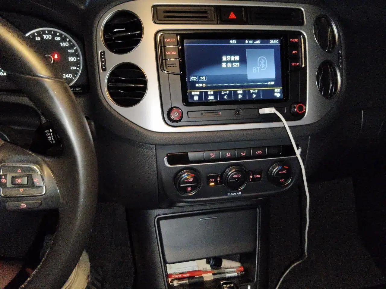 Volkswagen Tiguan 2016 280TSI Automatic Two-Wheel Drive Silk Road Comfort Edition — миниатюра 13