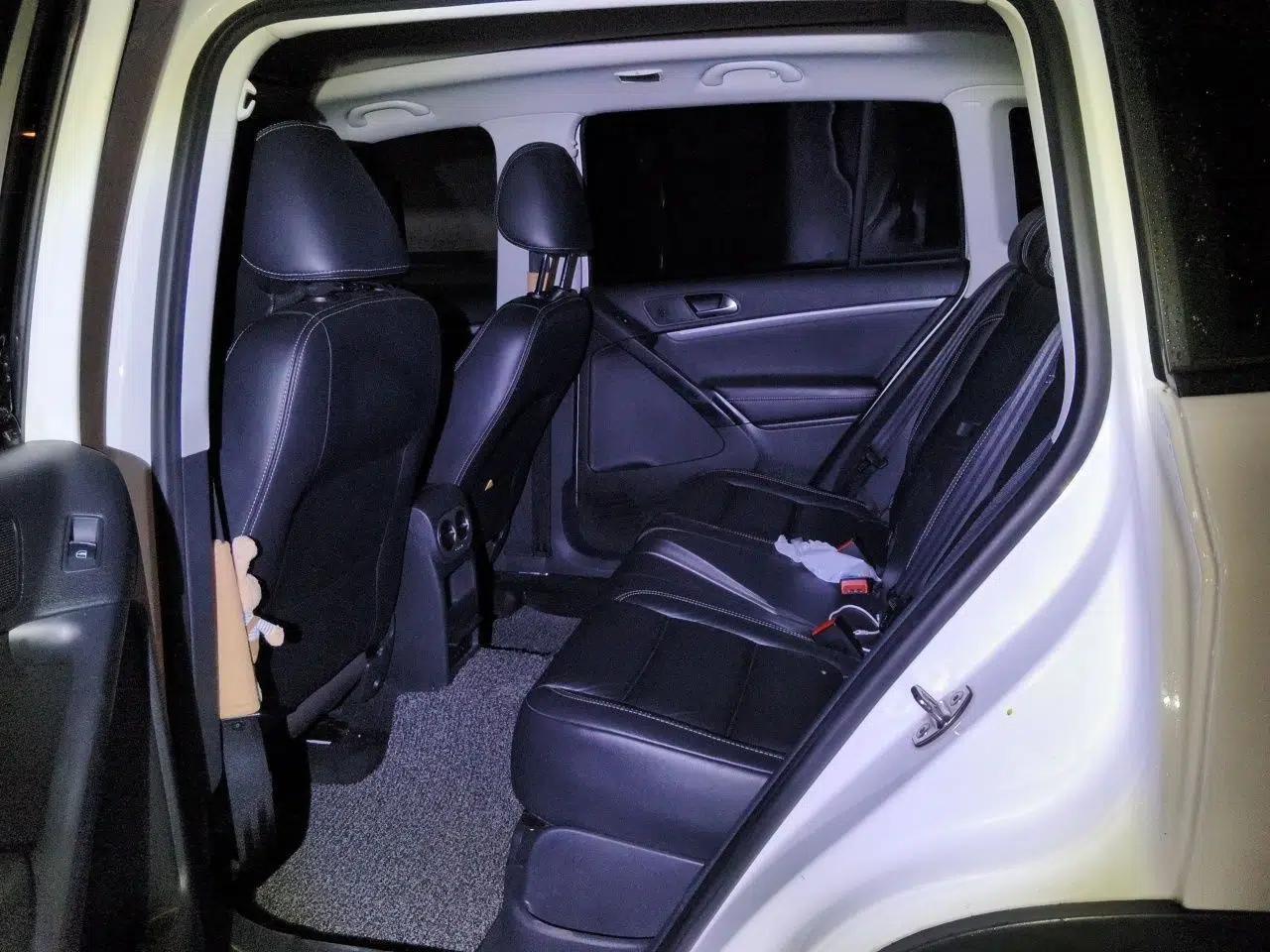 Volkswagen Tiguan 2016 280TSI Automatic Two-Wheel Drive Silk Road Comfort Edition — миниатюра 17