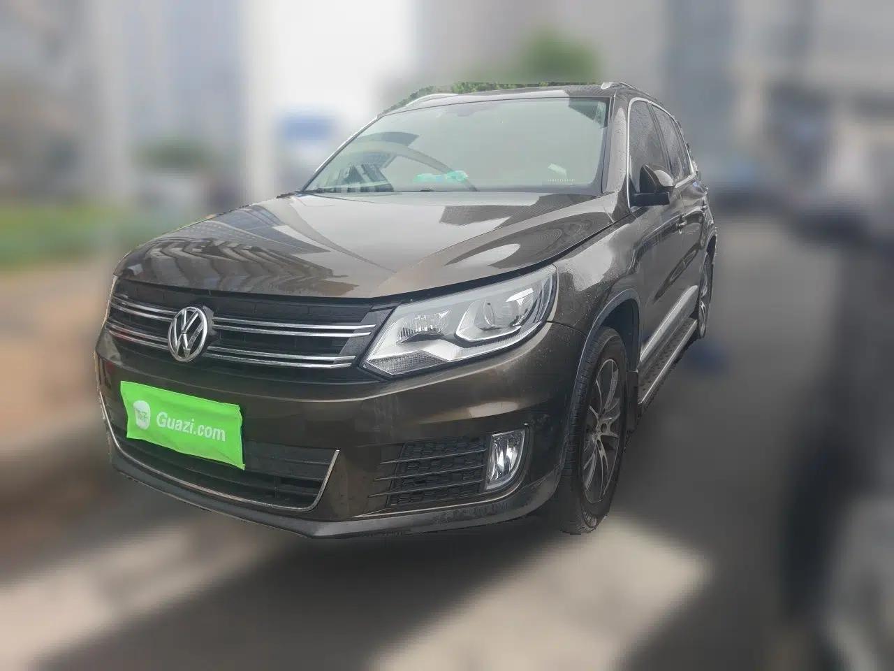 Volkswagen Tiguan 2015 1.8TSI Automatic Two-Wheel Drive Luxury Model — миниатюра 1