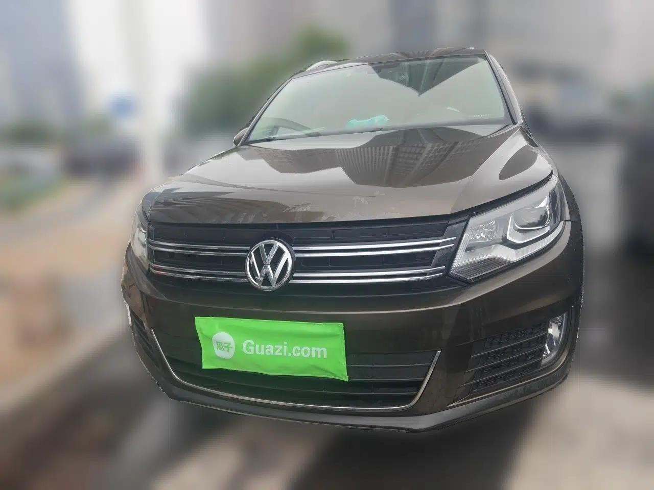 Volkswagen Tiguan 2015 1.8TSI Automatic Two-Wheel Drive Luxury Model — миниатюра 2
