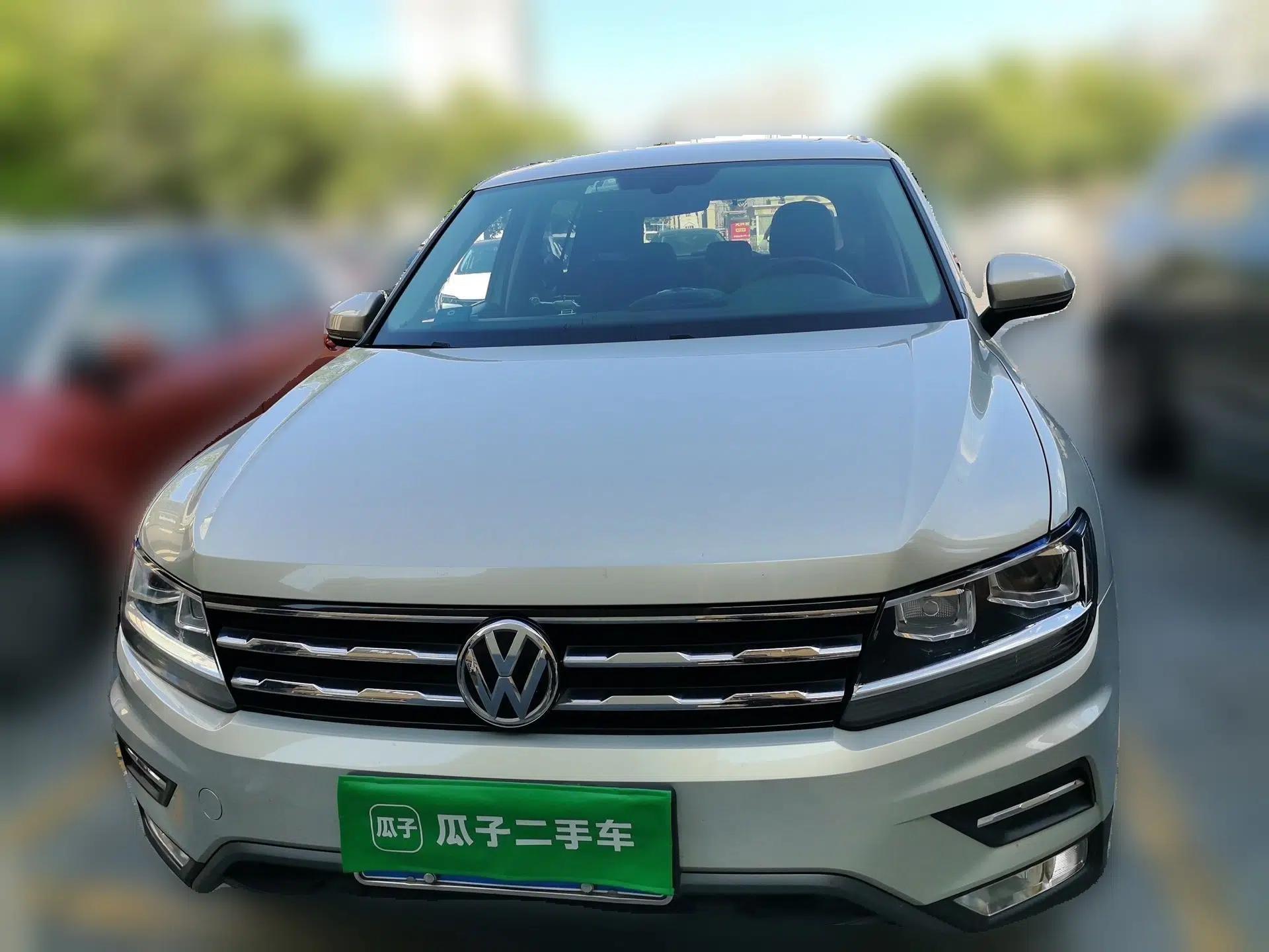 Volkswagen Tiguan L 2019 Revised 330TSI Automatic Two-Wheel Drive Smart & Luxury Edition China VI Standard — миниатюра 2