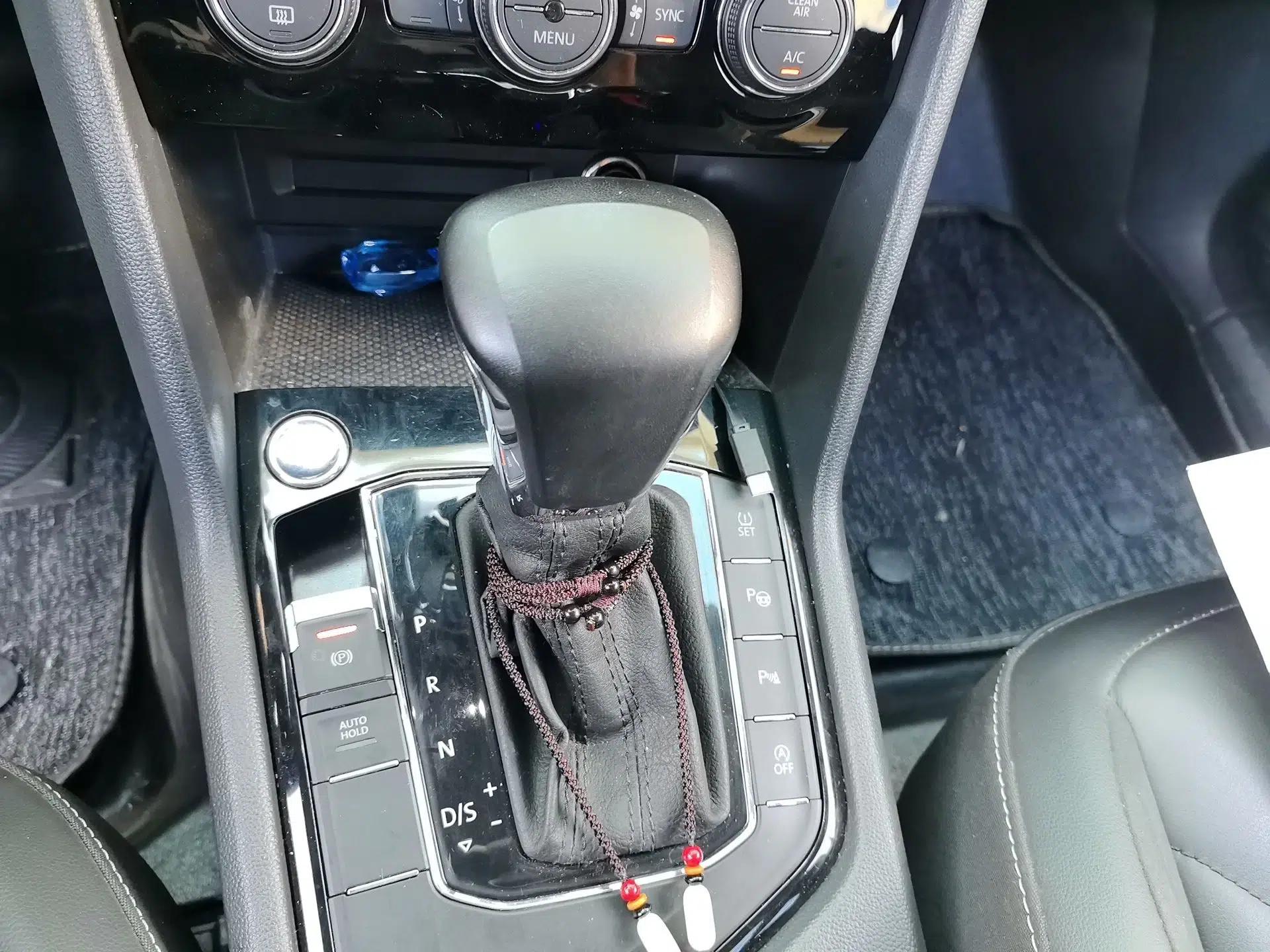 Volkswagen Tiguan L 2019 Revised 330TSI Automatic Two-Wheel Drive Smart & Luxury Edition China VI Standard — миниатюра 14