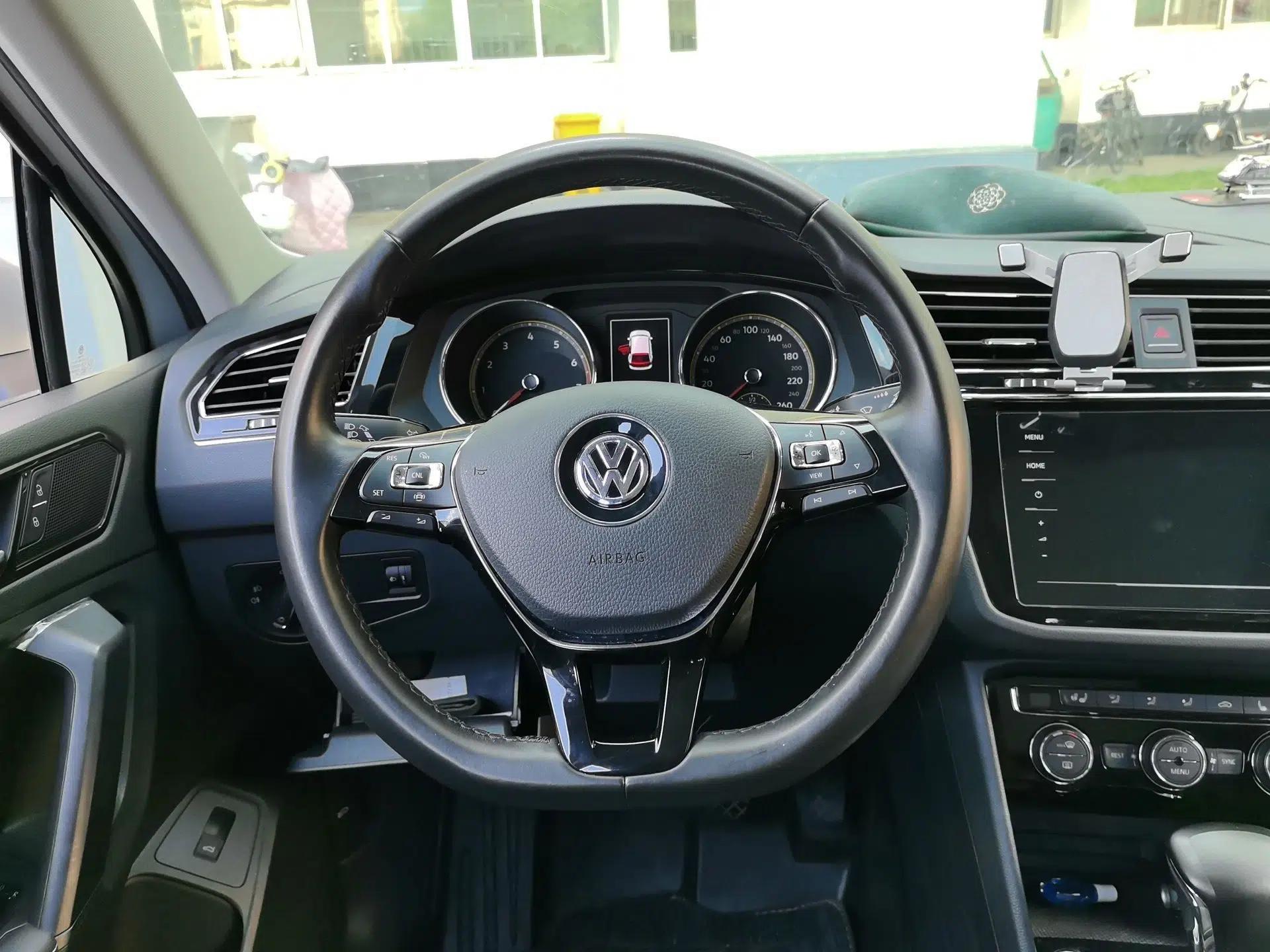 Volkswagen Tiguan L 2019 Revised 330TSI Automatic Two-Wheel Drive Smart & Luxury Edition China VI Standard — миниатюра 10