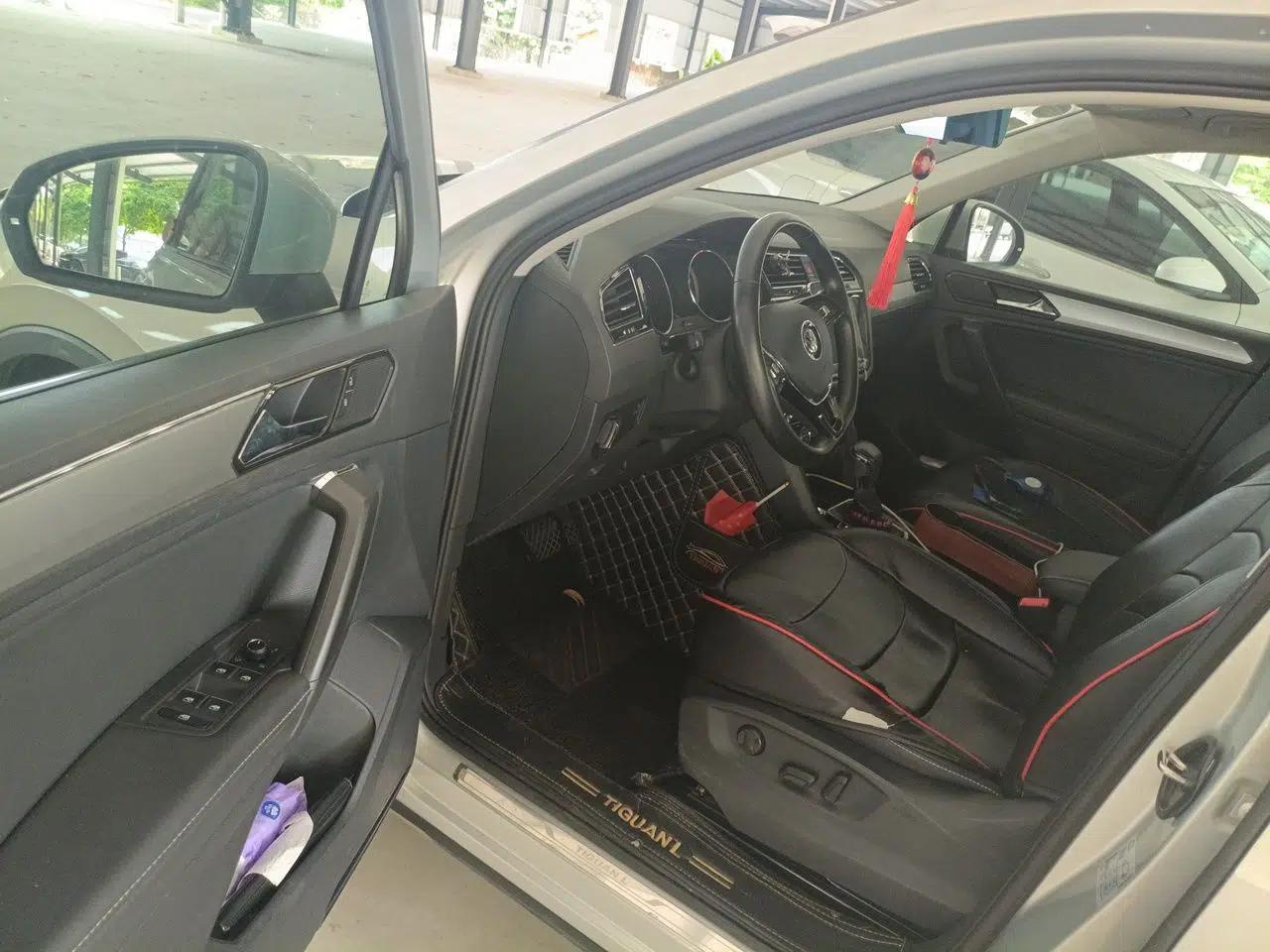 Volkswagen Tiguan L 2019 330TSI Automatic Two-Wheel Drive Panoramic Comfort Edition China VI Standard — миниатюра 16