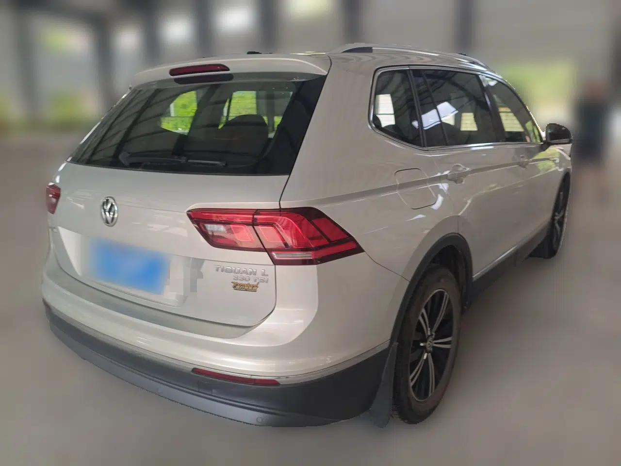 Volkswagen Tiguan L 2019 330TSI Automatic Two-Wheel Drive Panoramic Comfort Edition China VI Standard — миниатюра 6
