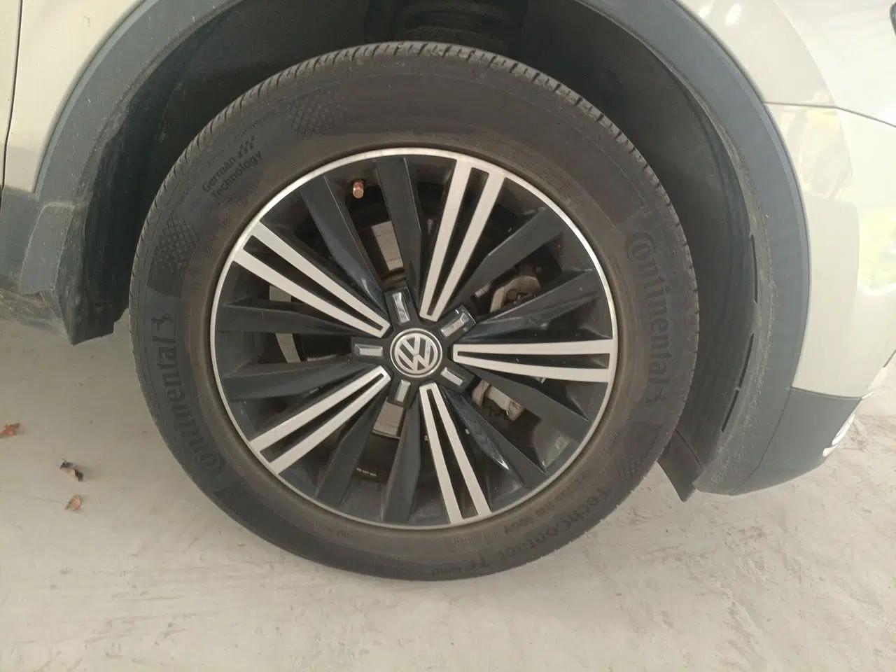 Volkswagen Tiguan L 2019 330TSI Automatic Two-Wheel Drive Panoramic Comfort Edition China VI Standard — миниатюра 8