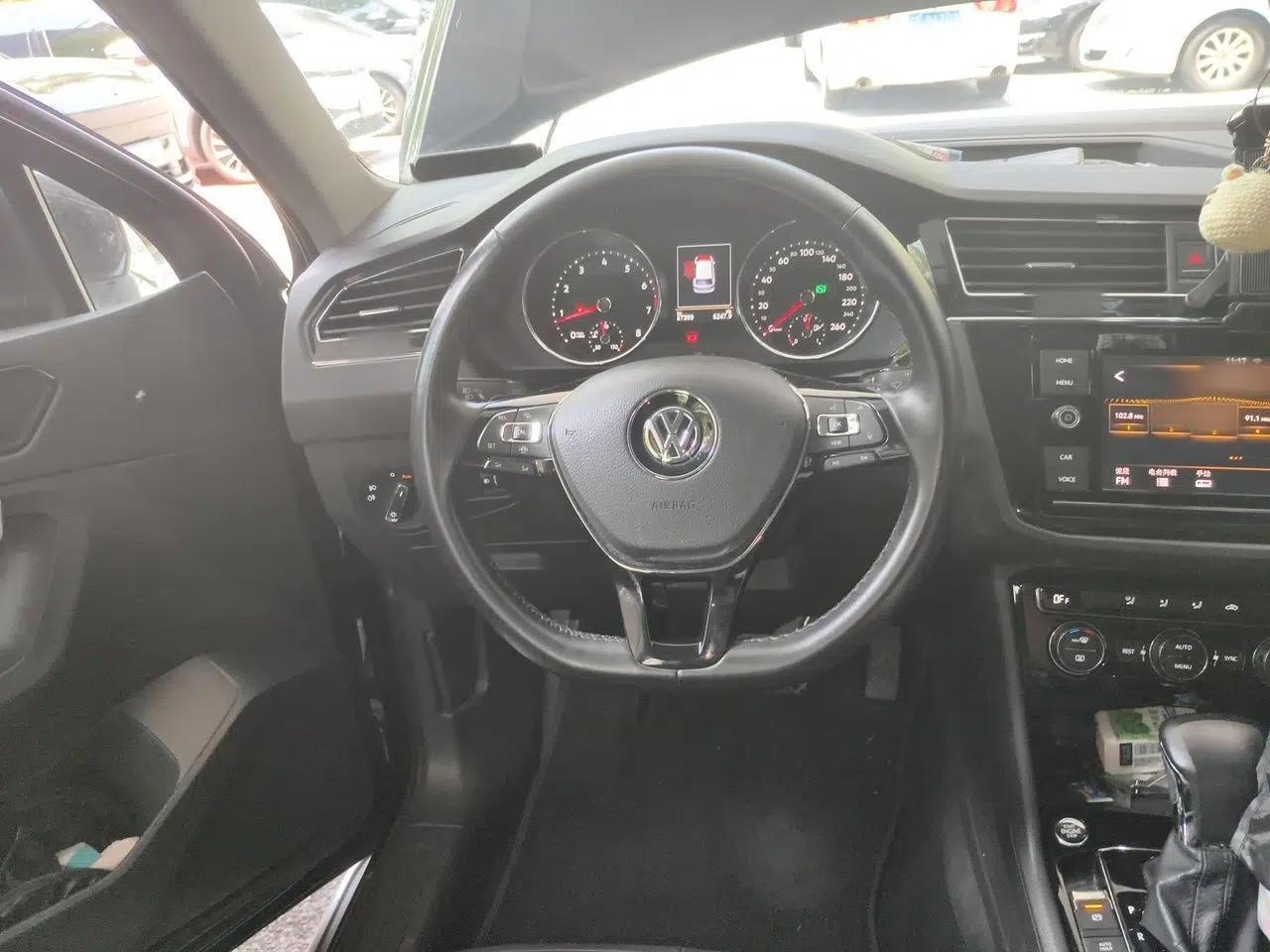Volkswagen Tiguan L 2019 330TSI Automatic Two-Wheel Drive Panoramic Comfort Edition China VI Standard — миниатюра 10
