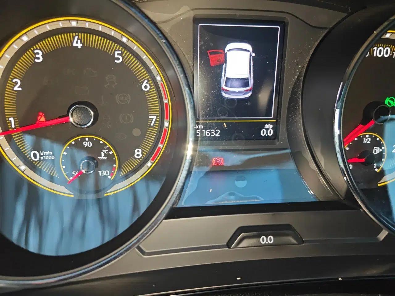 Volkswagen Tiguan L 2019 330TSI Automatic Two-Wheel Drive Panoramic Comfort Edition China VI Standard — миниатюра 12