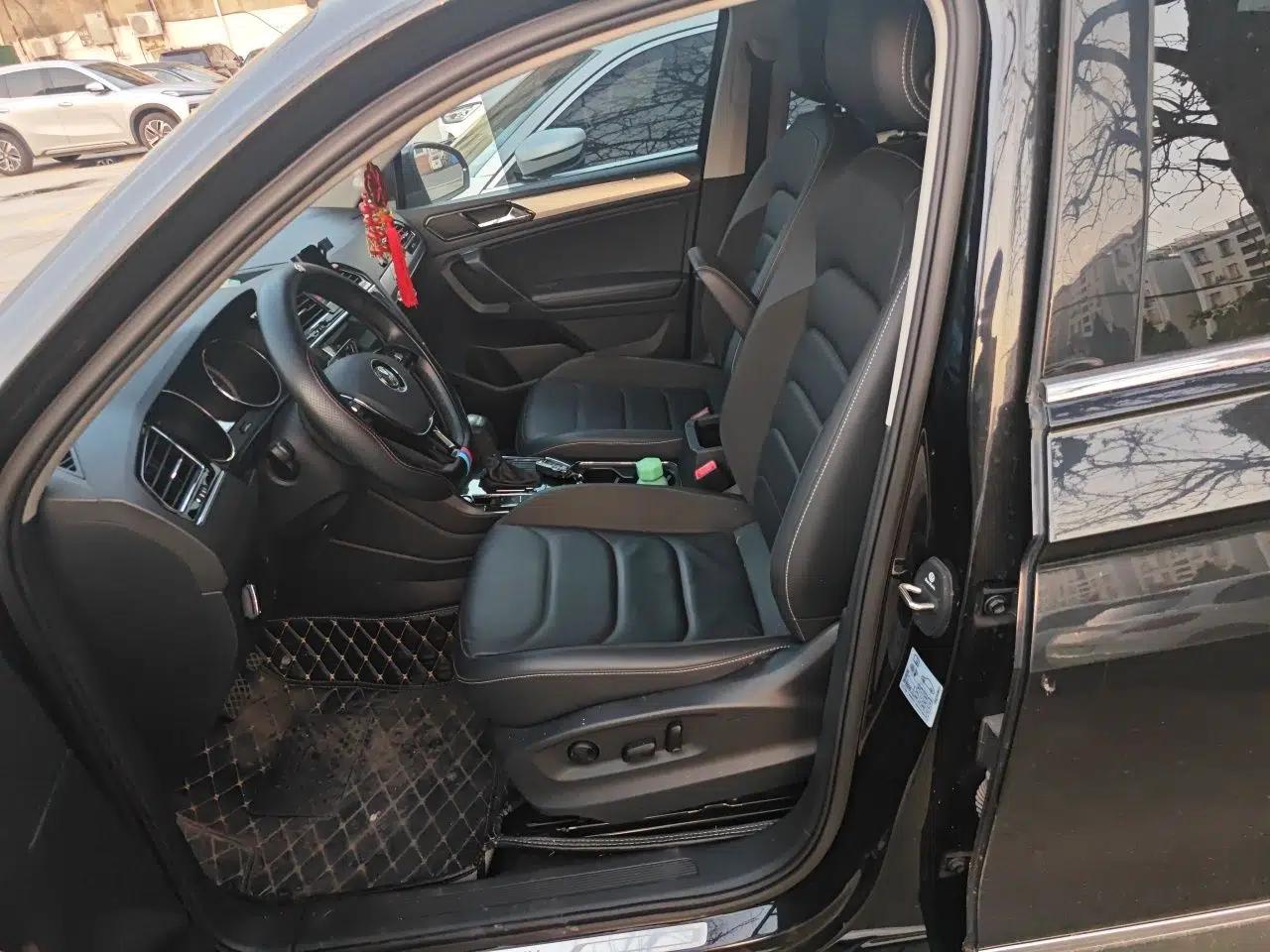 Volkswagen Tiguan L 2019 330TSI Automatic Two-Wheel Drive Panoramic Comfort Edition China VI Standard — миниатюра 15