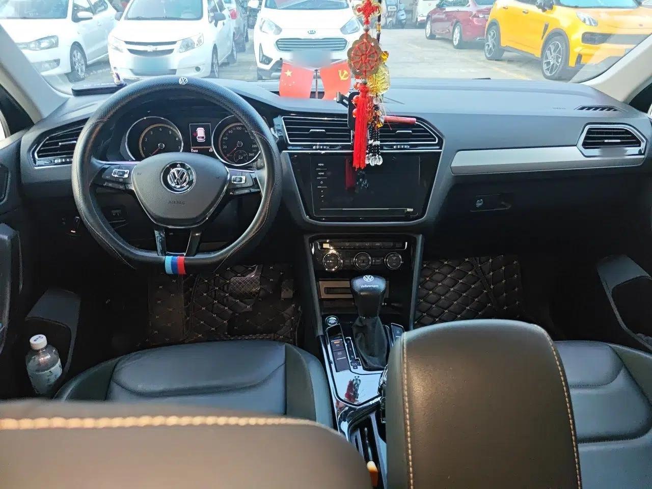 Volkswagen Tiguan L 2019 330TSI Automatic Two-Wheel Drive Panoramic Comfort Edition China VI Standard — миниатюра 9