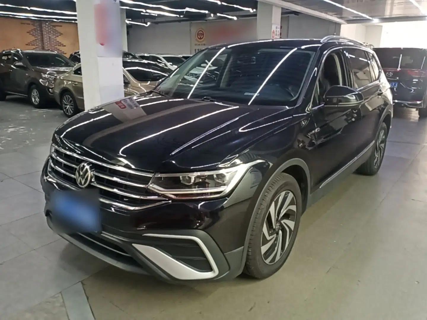 Volkswagen Tiguan L 2022 330TSI Automatic Two-Wheel Drive Smart Edition — миниатюра 1
