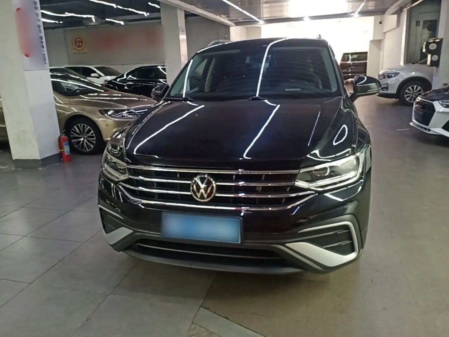 Volkswagen Tiguan L 2022 330TSI Automatic Two-Wheel Drive Smart Edition — миниатюра 2
