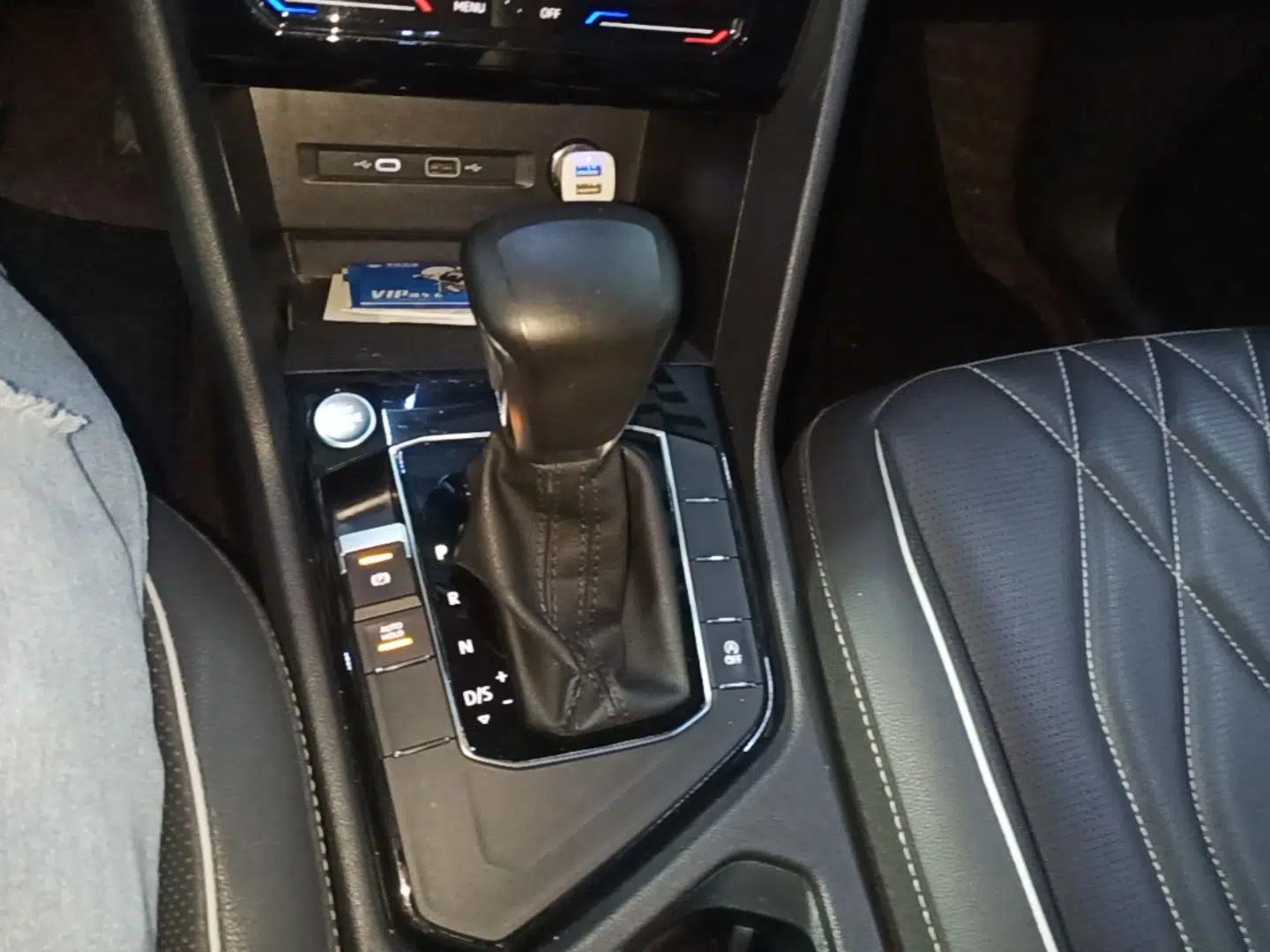 Volkswagen Tiguan L 2022 330TSI Automatic Two-Wheel Drive Smart Edition — миниатюра 16