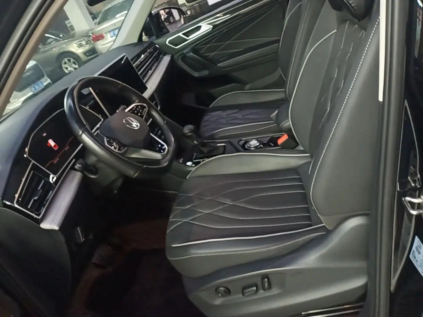 Volkswagen Tiguan L 2022 330TSI Automatic Two-Wheel Drive Smart Edition — миниатюра 17