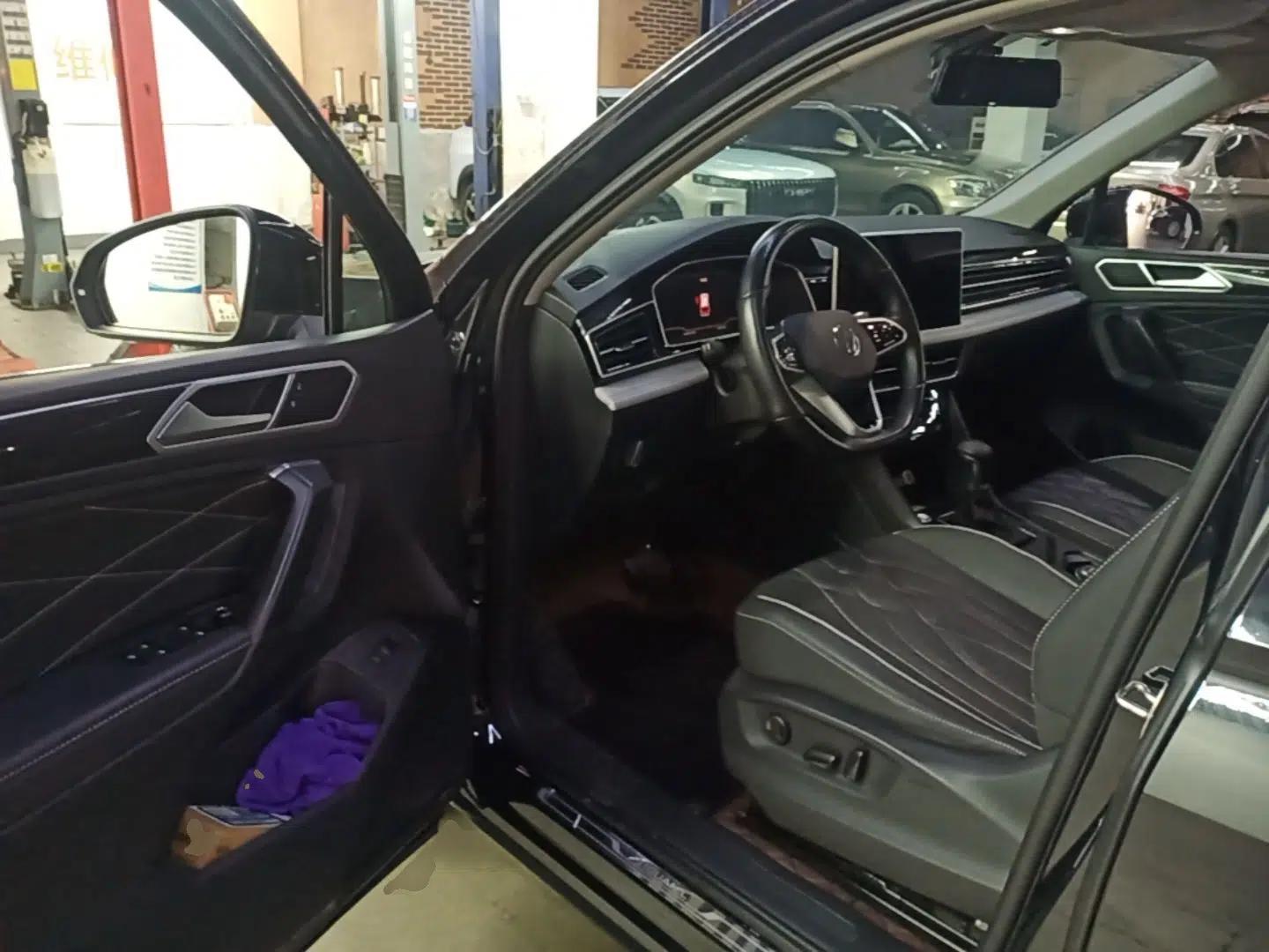 Volkswagen Tiguan L 2022 330TSI Automatic Two-Wheel Drive Smart Edition — миниатюра 18