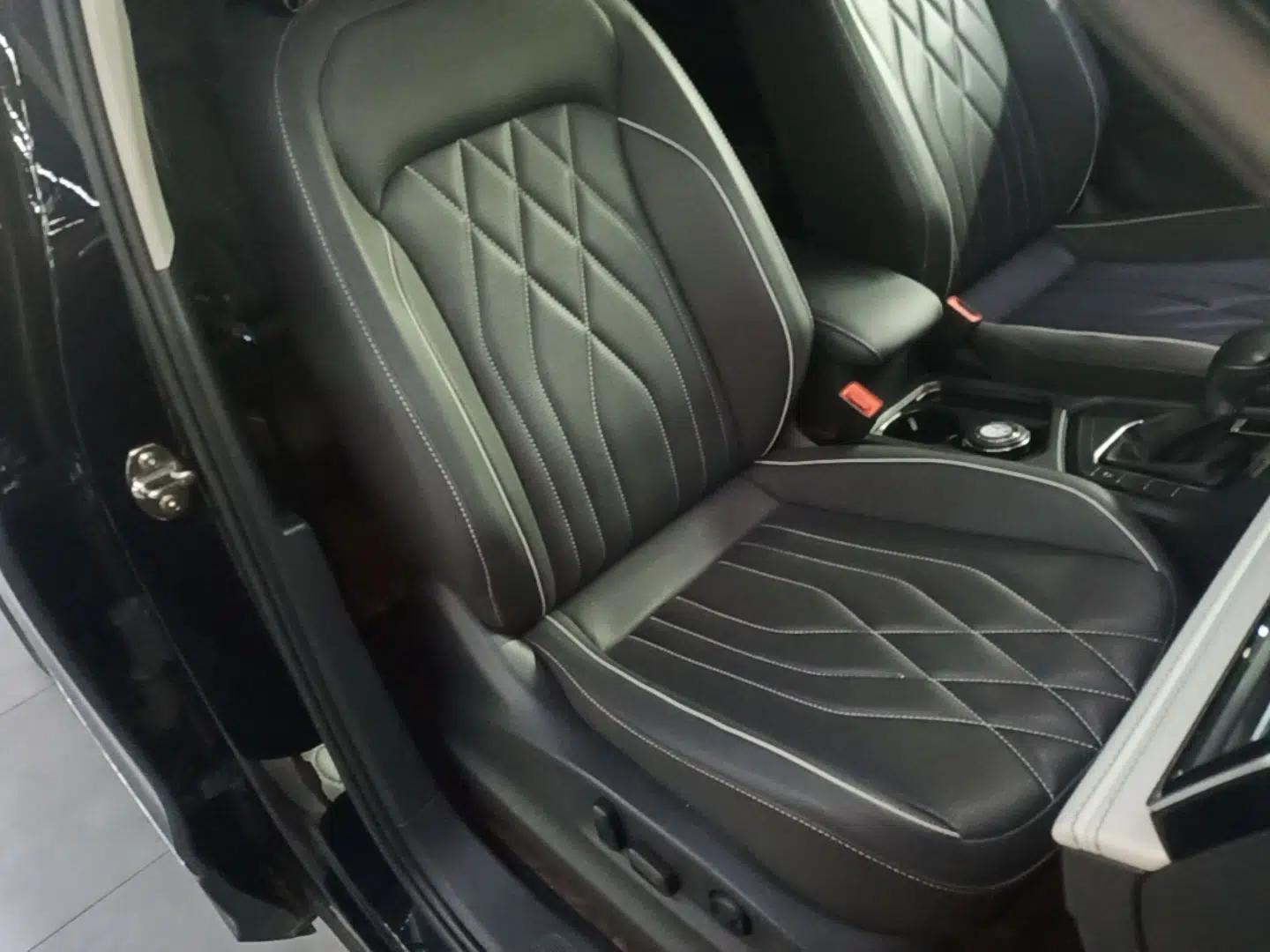 Volkswagen Tiguan L 2022 330TSI Automatic Two-Wheel Drive Smart Edition — миниатюра 19