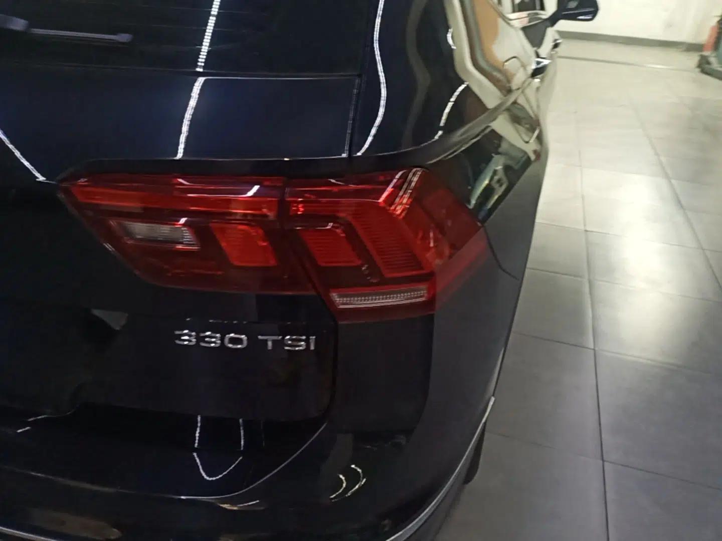 Volkswagen Tiguan L 2022 330TSI Automatic Two-Wheel Drive Smart Edition — миниатюра 9