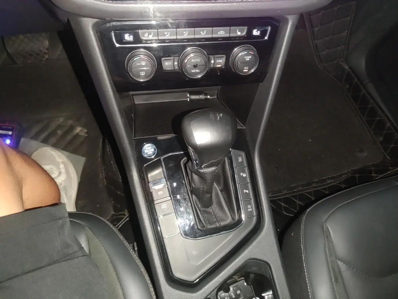Volkswagen Tiguan L 2019 330TSI Automatic Two-Wheel Drive Smart Luxury Version China VI Standard — миниатюра 21