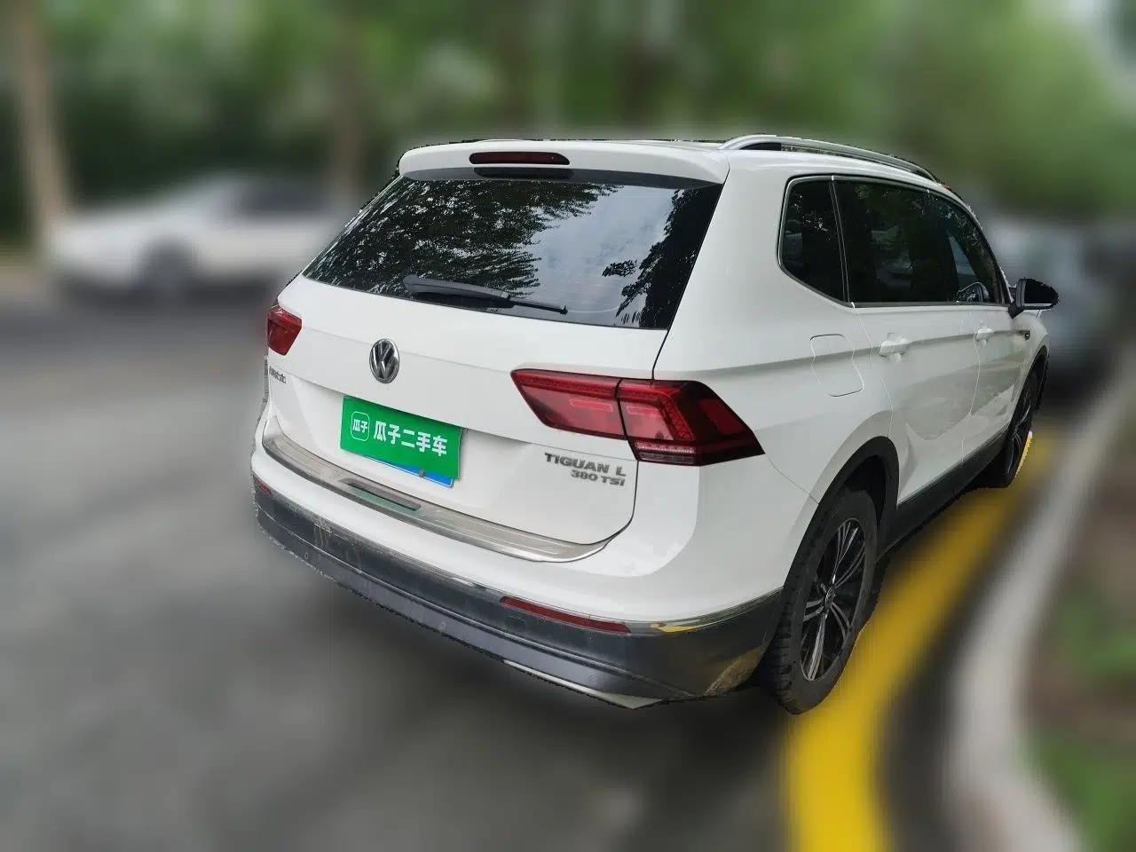 Volkswagen Tiguan L 2017 380TSI Automatic All-Wheel-Drive Luxury Edition — миниатюра 6
