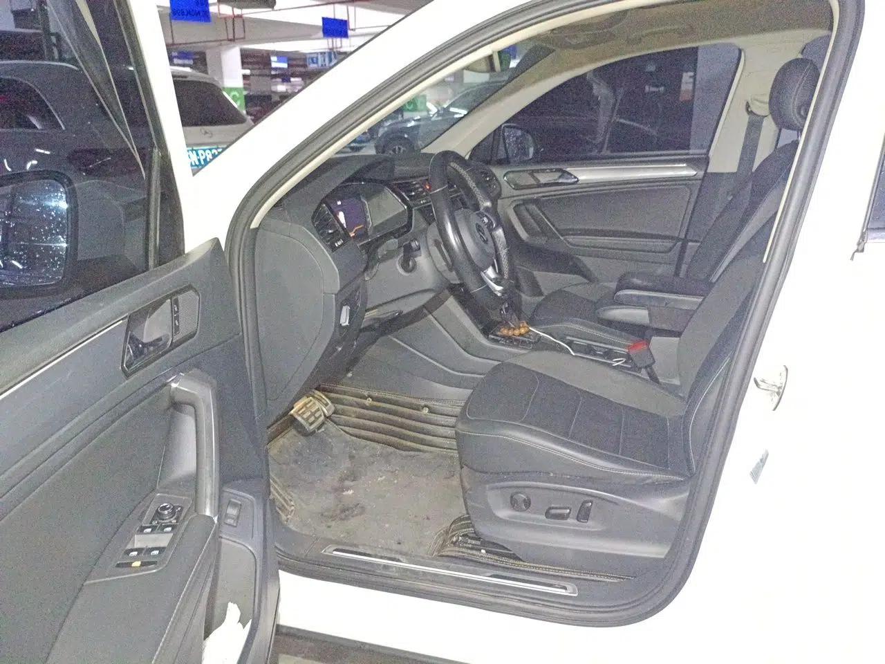 Volkswagen Tiguan L 2021 330TSI Automatic Two-Wheel Drive R-Line Enhanced Edition — миниатюра 16