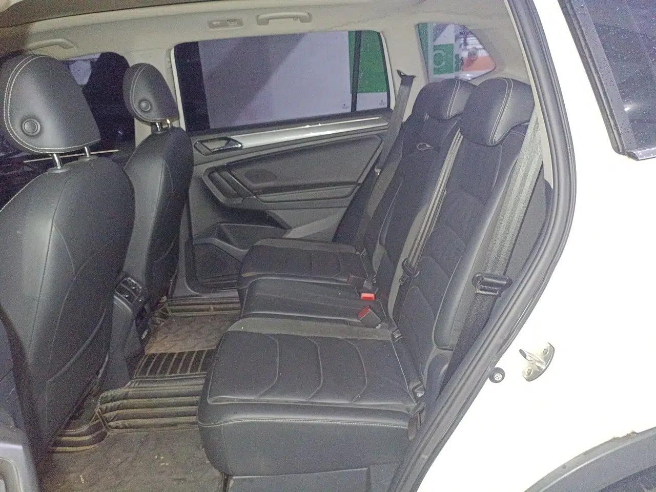 Volkswagen Tiguan L 2021 330TSI Automatic Two-Wheel Drive R-Line Enhanced Edition — миниатюра 17