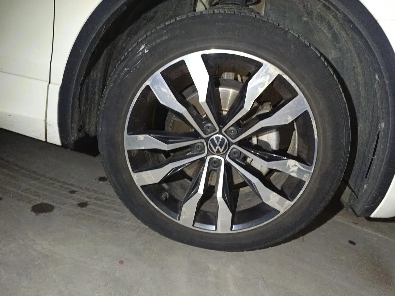 Volkswagen Tiguan L 2021 330TSI Automatic Two-Wheel Drive R-Line Enhanced Edition — миниатюра 8