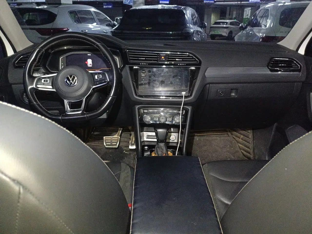 Volkswagen Tiguan L 2021 330TSI Automatic Two-Wheel Drive R-Line Enhanced Edition — миниатюра 9