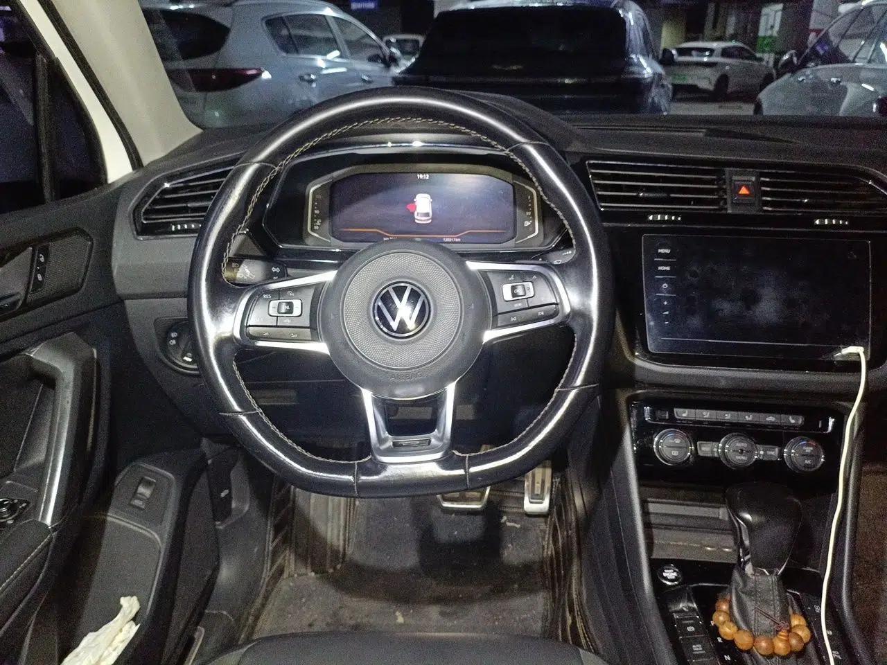 Volkswagen Tiguan L 2021 330TSI Automatic Two-Wheel Drive R-Line Enhanced Edition — миниатюра 10