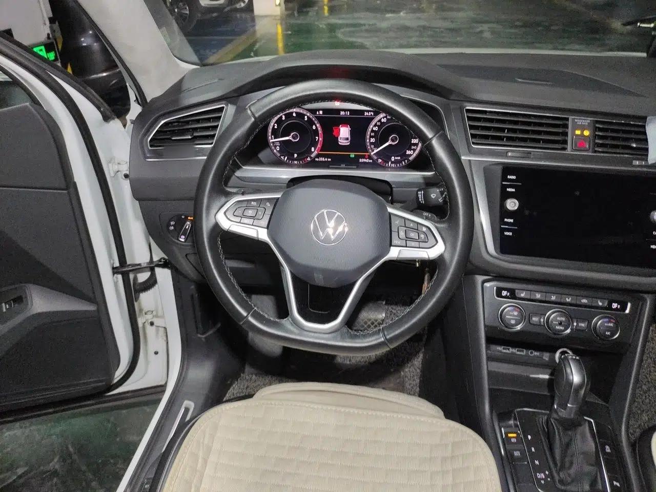 Volkswagen Tiguan 2018 330TSI All-Wheel-Drive Innovation Model — миниатюра 10
