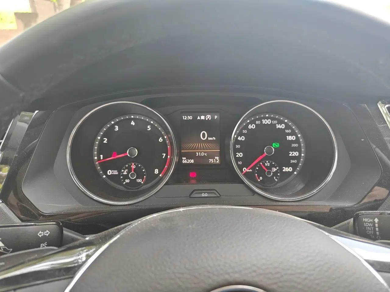 Volkswagen Tiguan L 2019 330TSI Automatic Two-Wheel Drive Panoramic Comfort Edition China VI Standard — миниатюра 11