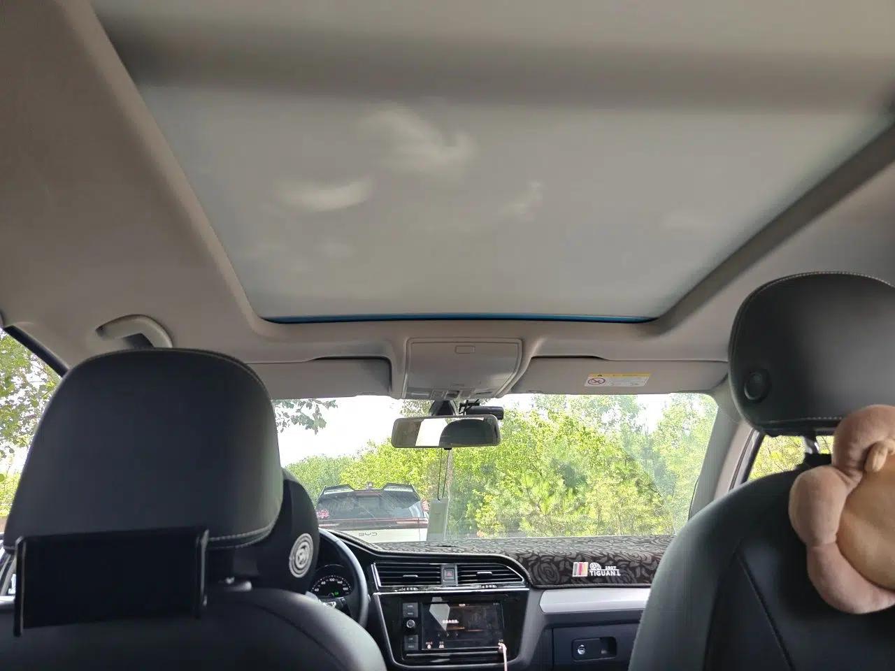 Volkswagen Tiguan L 2019 330TSI Automatic Two-Wheel Drive Panoramic Comfort Edition China VI Standard — миниатюра 18