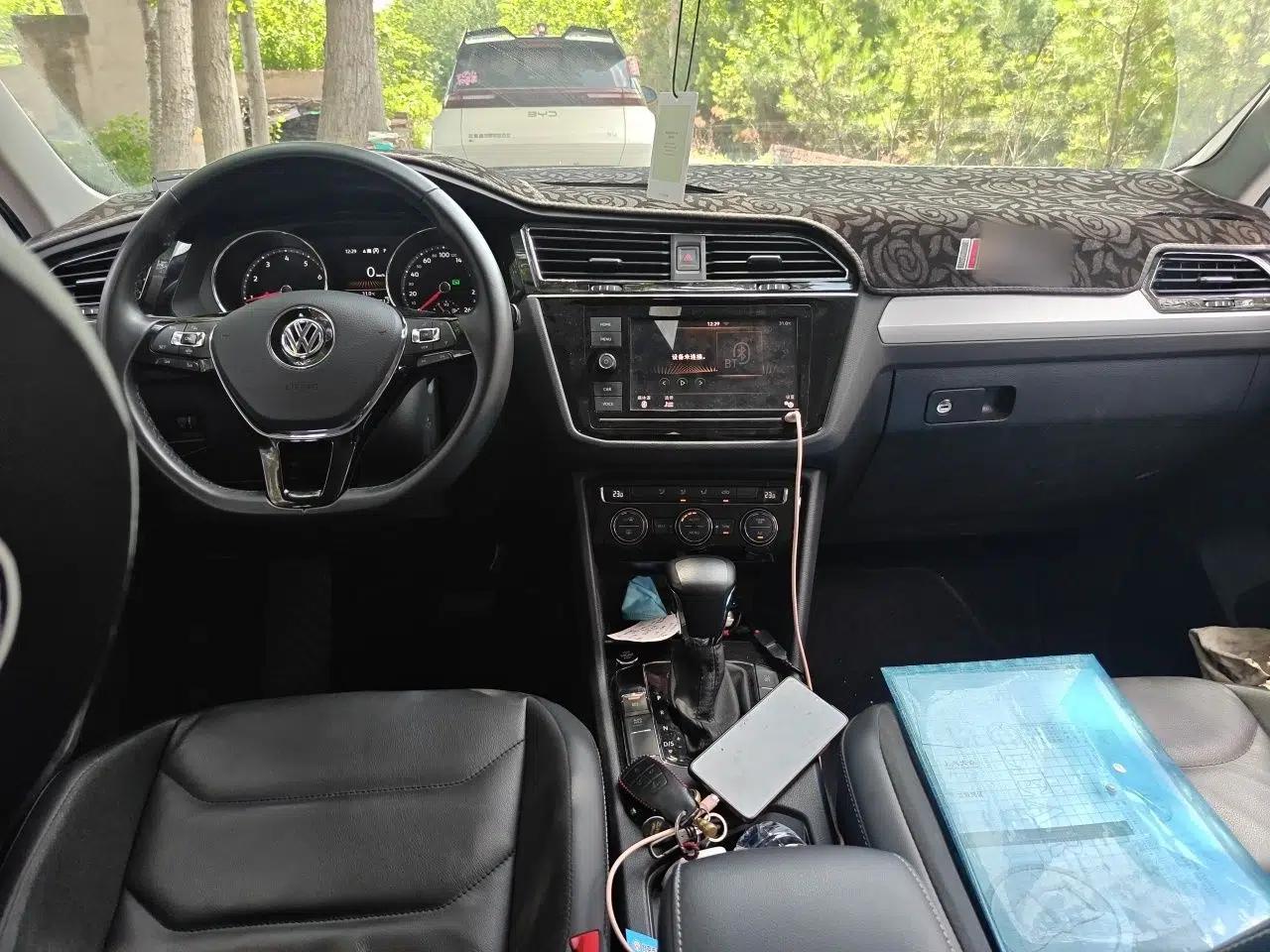 Volkswagen Tiguan L 2019 330TSI Automatic Two-Wheel Drive Panoramic Comfort Edition China VI Standard — миниатюра 9