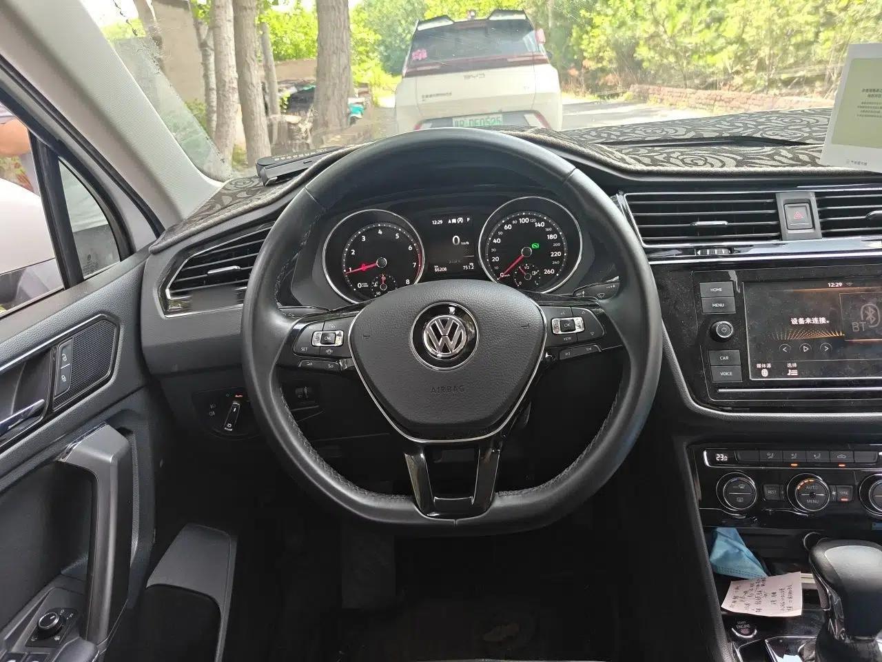Volkswagen Tiguan L 2019 330TSI Automatic Two-Wheel Drive Panoramic Comfort Edition China VI Standard — миниатюра 10