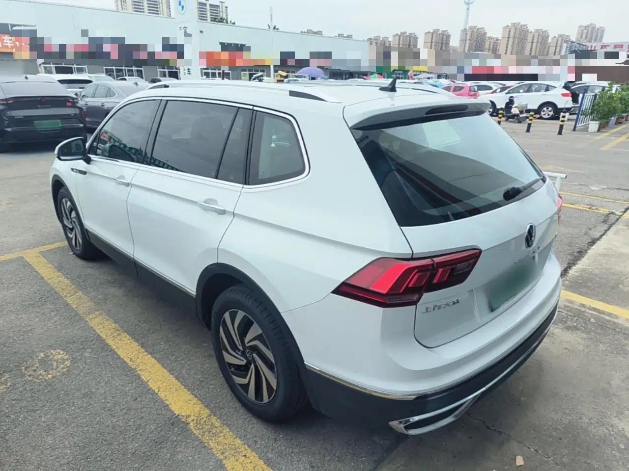 Volkswagen Tiguan L 2024 300TSI Automatic Two-Wheel Drive Smart Edition — миниатюра 13